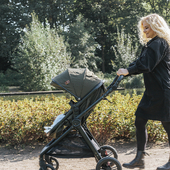 Our new Liam stroller is a modern, compact stroller for everyday use. Our 3-in-1 baby stroller incl. carseat. 💫⁣⁣⁣
⁣⁣⁣
☑️ 0-36 months / max. 15kg⁣⁣⁣
☑️ Travelcot transforms to a seat⁣⁣⁣
☑️ Incl. carseat⁣⁣⁣
☑️ Adjustable backrest with a storage compartment⁣⁣⁣
⁣
☑️ Large shopping basket⁣⁣⁣
☑️ Frontbumper is removable⁣⁣⁣
☑️ Rubber wheels⁣
☑️ Incl. mosquito net⁣
⁣
⁣
⁣
⁣
⁣
#dingbaby #babystroller #stroller #strollertravelling #strollerbaby #babyessential⁣