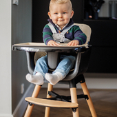 The Daily is a 2-in-1 modern and practical high chair that grows along with the child. It is made for long-term use! 🍽️⁣
⁣
⁣
⁣
⁣
⁣
⁣
#dingbaby #highchair #babyhighchair #babyproducts #dinnertime #woodenhighchair